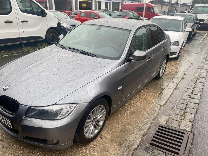 Grau Gebraucht 2008 BMW 320 Limousine | 3.900 € (Superpreis) - Bild 1/4