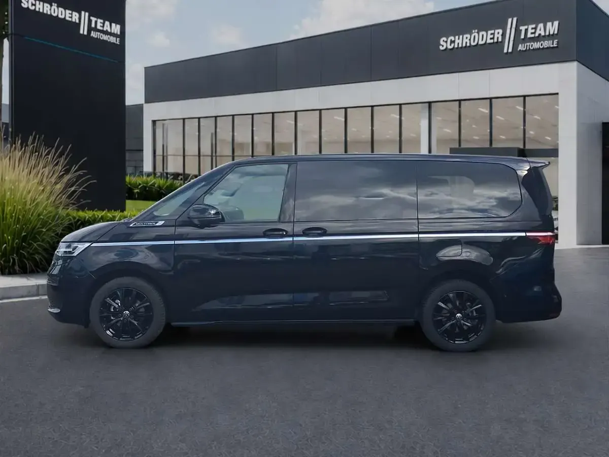 Gebraucht VW Multivan Style 150 PS (110 kW) 2025 Deep black perleffekt Van / Kleinbus