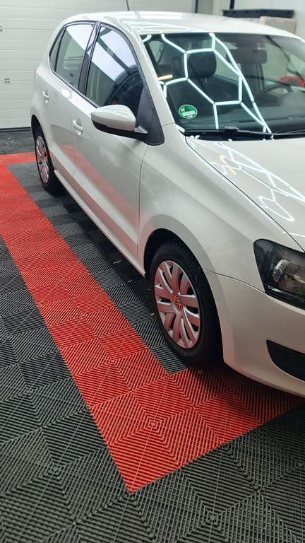 Weiß Gebraucht 2013 VW Polo Life Kleinwagen | 6.200 € (Fairer Preis) - Bild 1/4