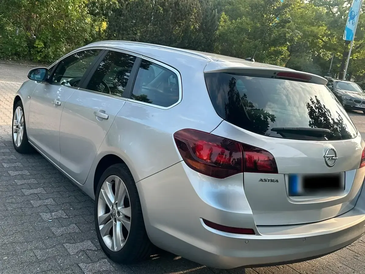 Gebraucht Opel Astra 2011 Grau Kombi