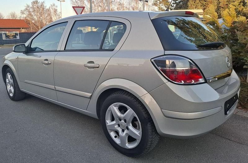 Gebraucht Opel Astra Edition 90 PS (66 kW) 2007 Grau Limousine