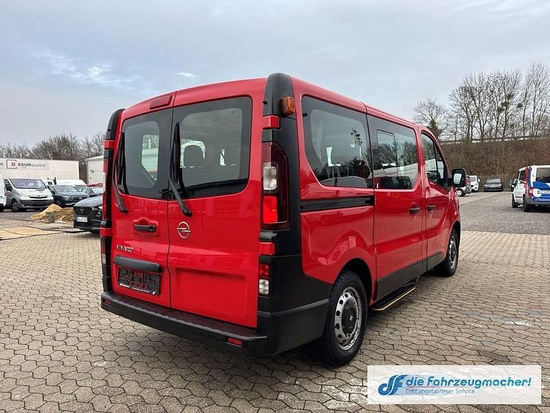 Gebraucht Opel Vivaro 90 PS (66 kW) 2015 B) (rot Van / Kleinbus