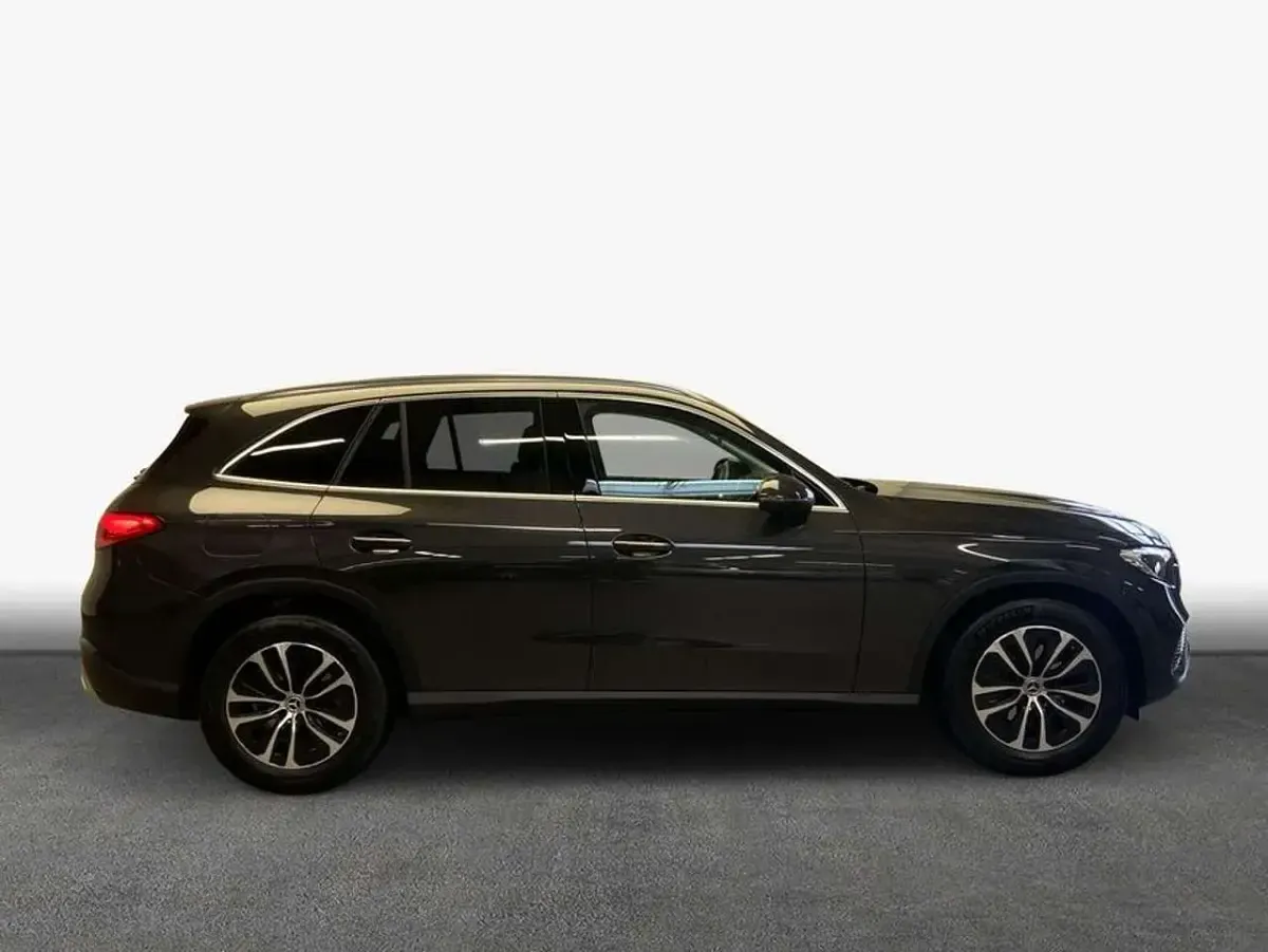 Gebraucht Mercedes GLC220 Avantgarde 197 PS (144 kW) 2025 Graphitgrau metallic SUV