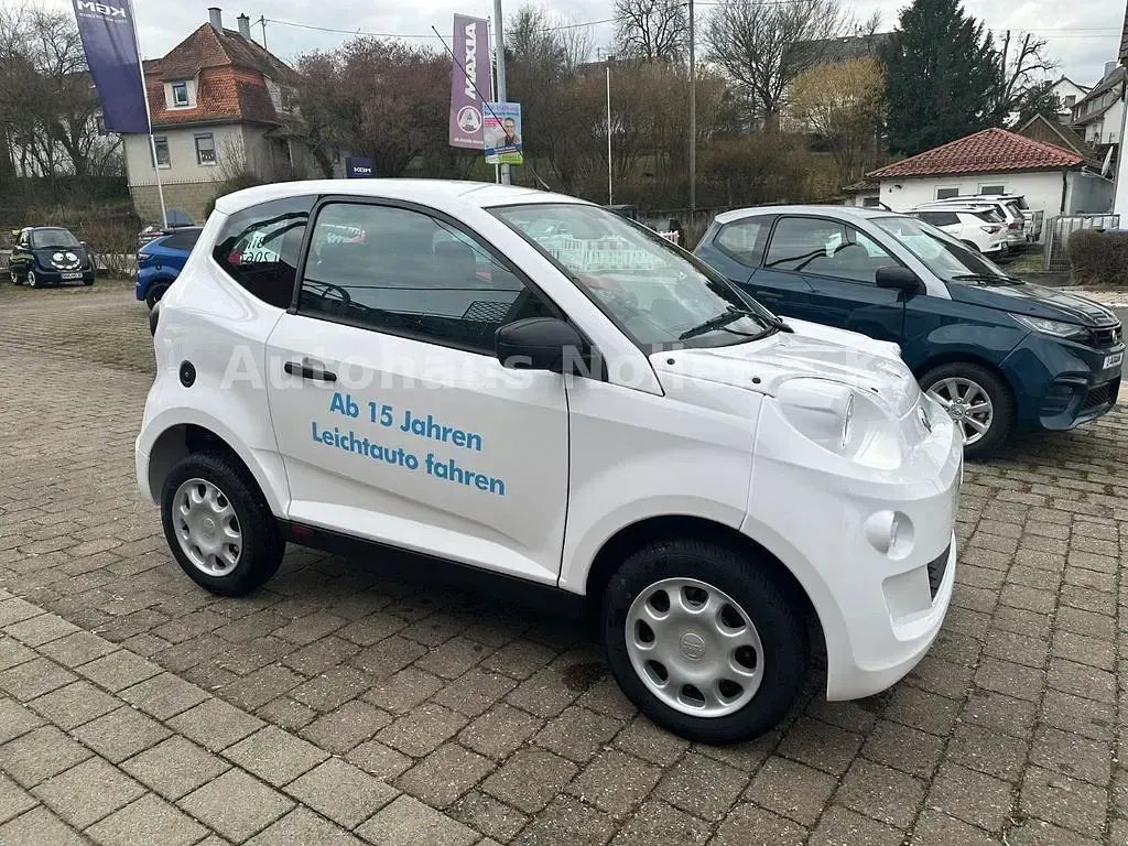 Uusi Aixam Minauto 2025 Valkoinen Viistoperä