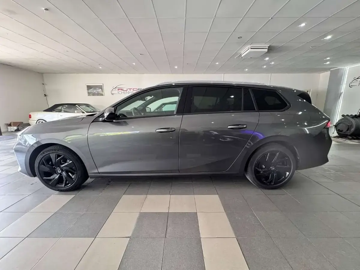 Gebraucht Opel Astra 131 PS (96 kW) 2023 Vulkan grau Kleinwagen