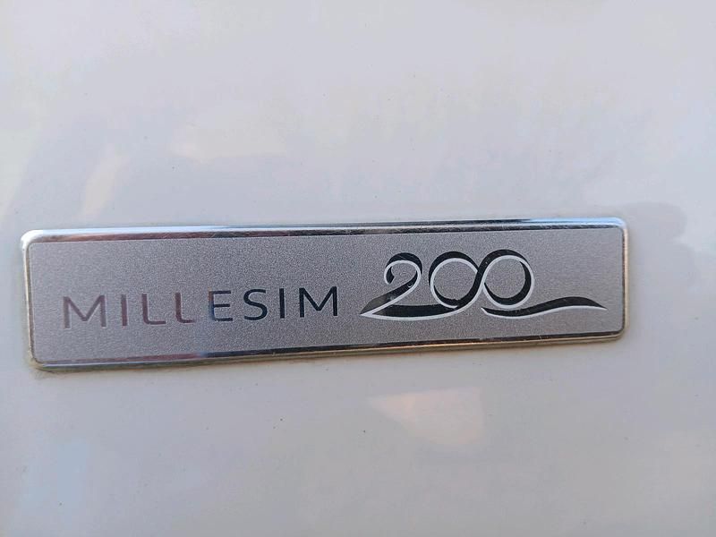 Gebraucht Peugeot 107 68 PS (50 kW) 2011 Weiß Kleinwagen