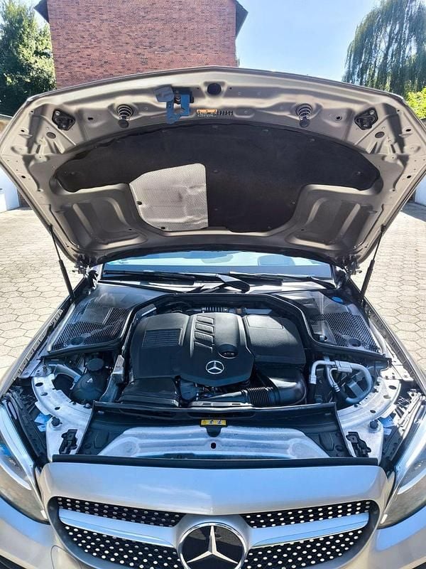 Gebraucht Mercedes C300 AMG line 245 PS (180 kW) 2020 Braun Kombi