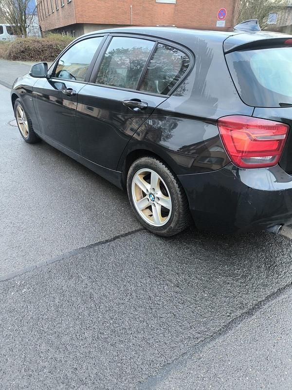 Gebraucht BMW 116 Sport Line 136 PS (100 kW) 2012 Schwarz Kleinwagen