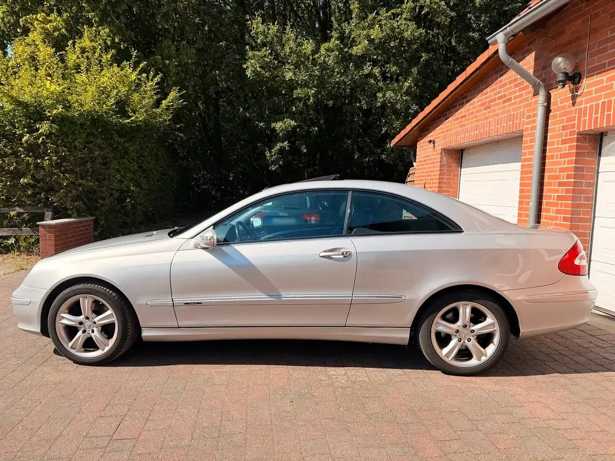 Gebraucht Mercedes CLK320 218 PS (160 kW) 2002 Silber Coupé
