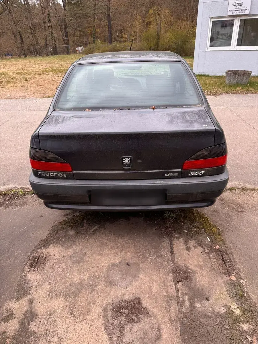 Gebraucht Peugeot 306 Style 88 PS (64 kW) 1999 Schwarz Limousine