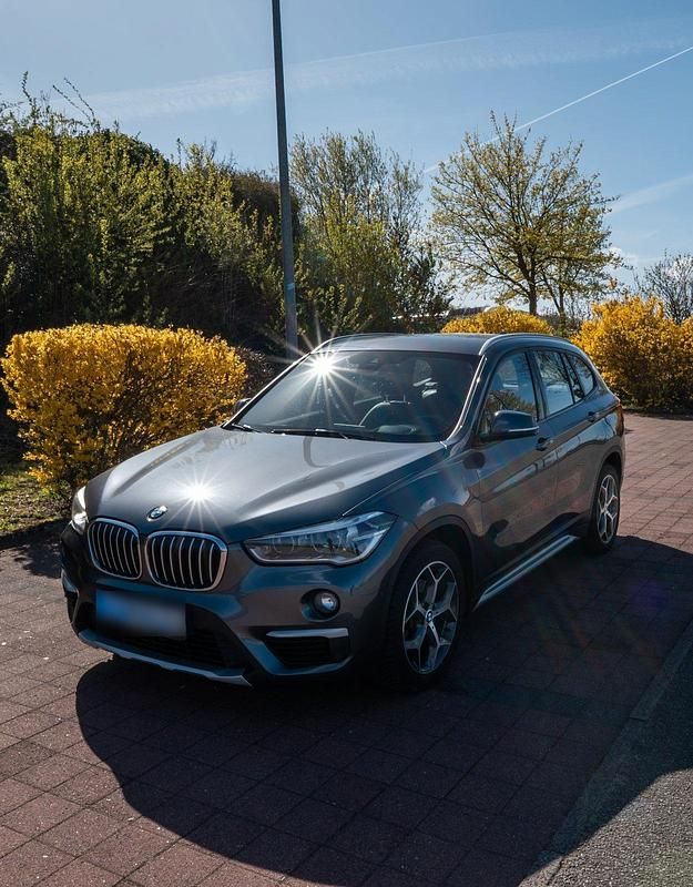 Gebraucht BMW X1 xLine 190 PS (139 kW) 2015 Grau SUV