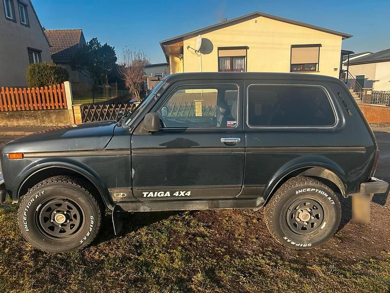 Gebraucht Lada Taiga 83 PS (61 kW) 2015 SUV