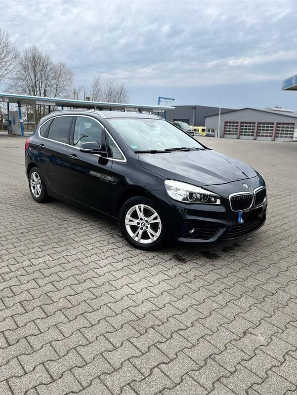 Schwarz Gebraucht 2015 BMW 218 Active Tourer Performance Van / Kleinbus | 13.299 € (Fairer Preis) - Bild 1/4