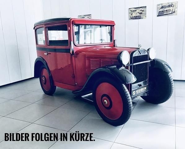 Grau Gebraucht 2024 Mercedes A200 Limousine | 31.990 € (Fairer Preis) - Bild 1/1