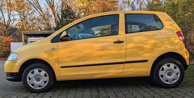 Gebraucht VW Fox 54 PS (39 kW) 2006 Gelb Kleinwagen