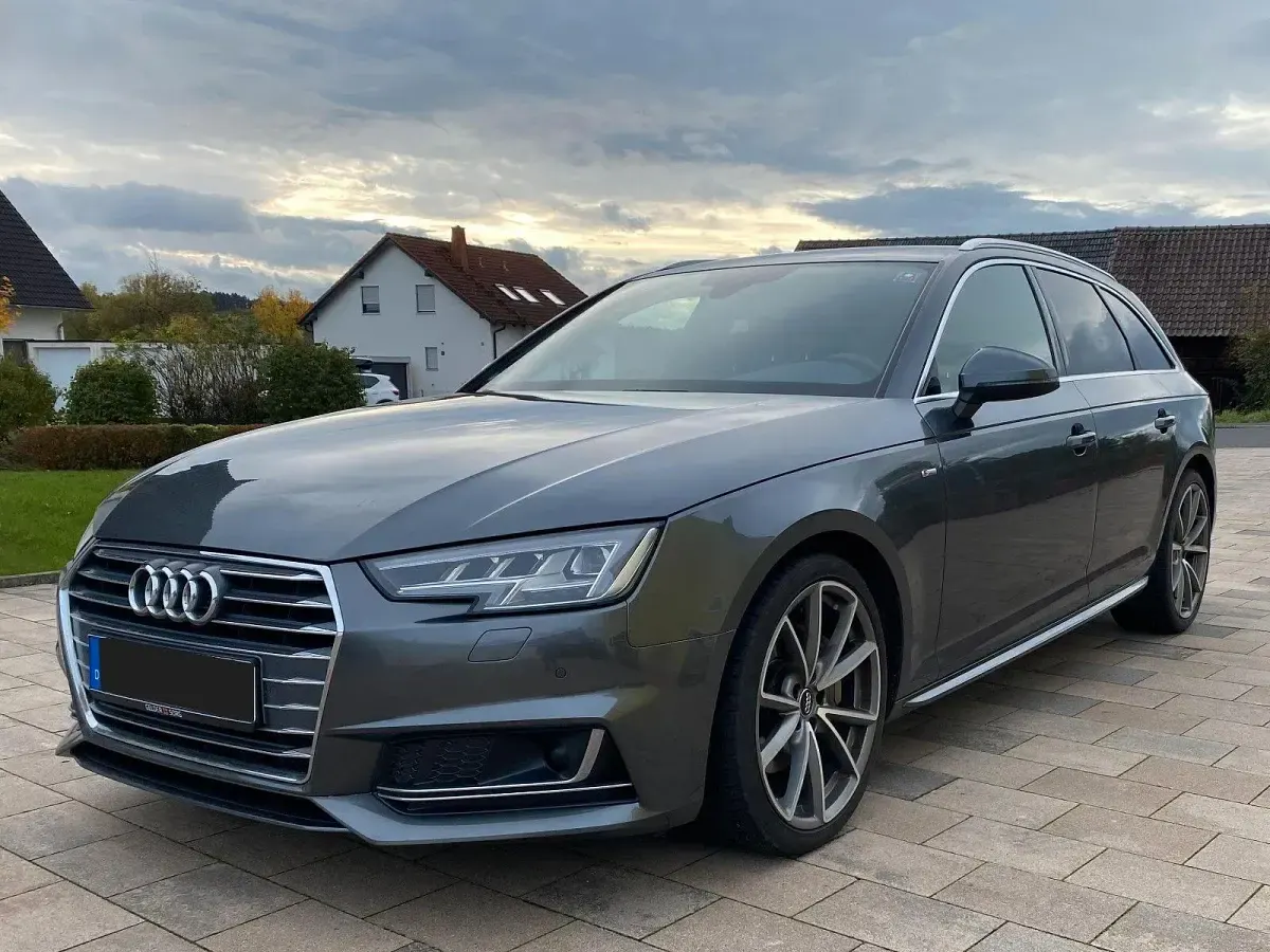 Second-hand Audi A4 S-Line 190 CP (139 kW) 2017 Gri Break