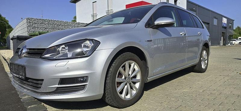 Silber Gebraucht 2015 VW Golf VII LOUNGE Kombi | 7.990 € (Superpreis) - Bild 1/4