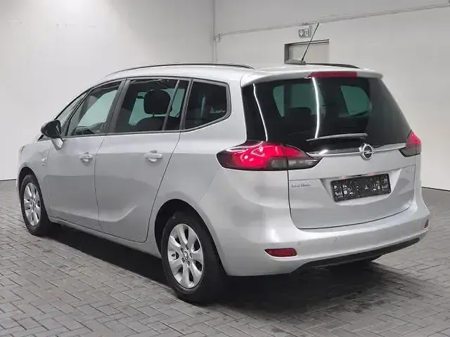 Gebraucht Opel Zafira Tourer Active 140 PS (102 kW) 2016 Silber Van / Kleinbus