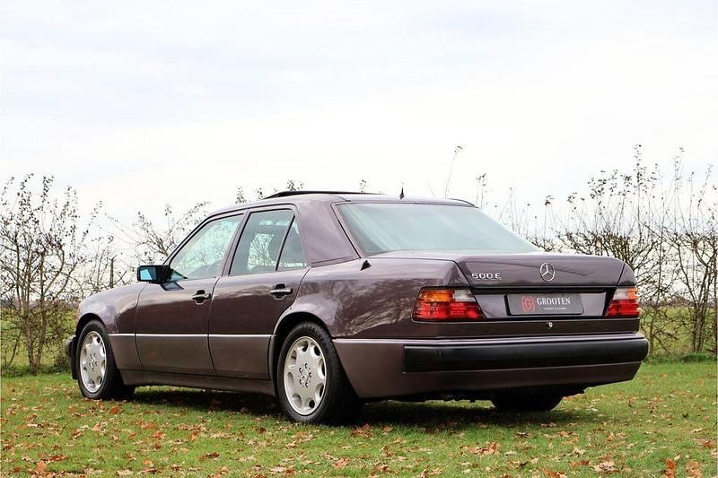 Gebraucht Mercedes E500 326 PS (239 kW) 1992 Violett Limousine