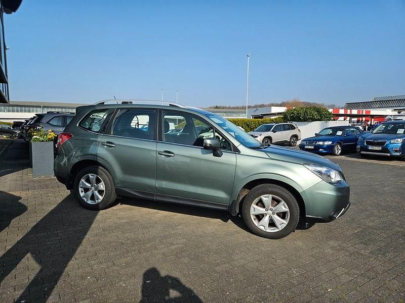 Gebraucht Subaru Forester Comfort 150 PS (110 kW) 2015 Grün SUV