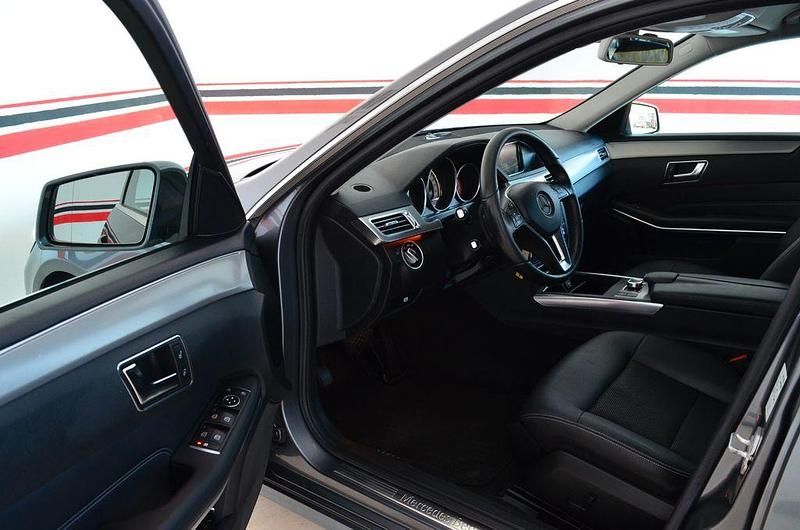 Gebraucht Mercedes E300 Avantgarde 231 PS (169 kW) 2015 Grau Kombi