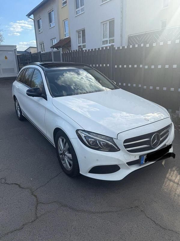 Gebraucht Mercedes C220 Avantgarde 170 PS (125 kW) 2016 Weiß Kombi
