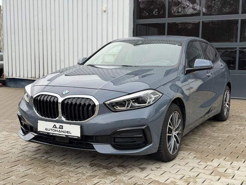 Gebraucht BMW 118 Sport Line 136 PS (100 kW) 2023 Grau Kleinwagen