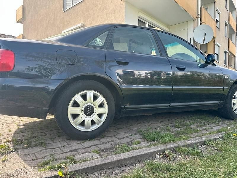 Brugt Audi A4 101 HK (74 kW) 2000 Blå Sedan