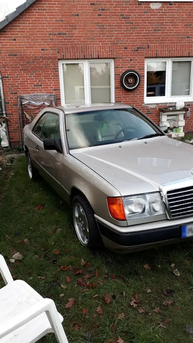 Gebraucht Mercedes E300 180 PS (132 kW) 1987 Andere farben Coupé