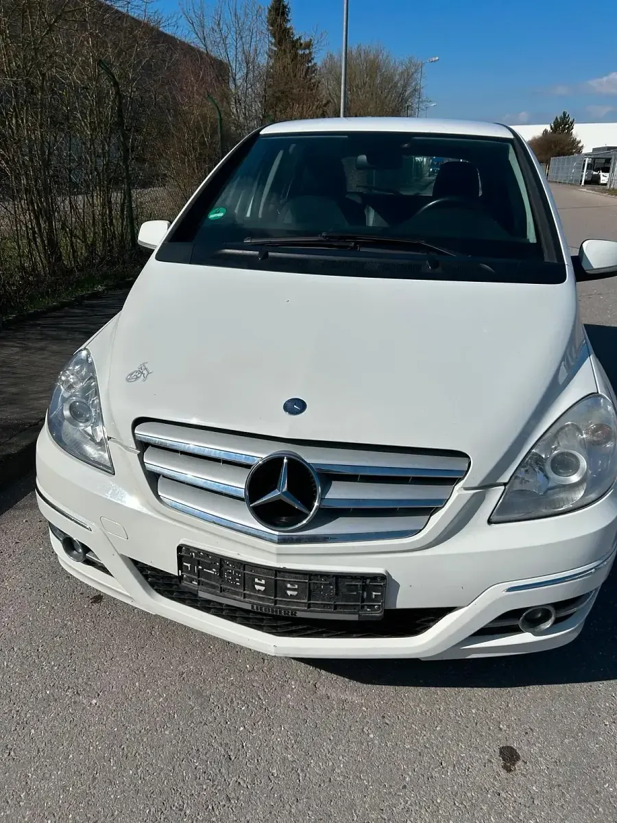 Gebraucht Mercedes B200 193 PS (141 kW) 2008 Weiß Van / Kleinbus