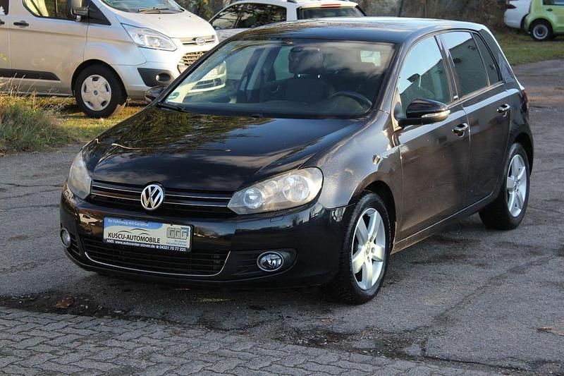 Schwarz Gebraucht 2011 VW Golf VI Style Limousine | 4.470 € (Guter Preis) - Bild 1/4