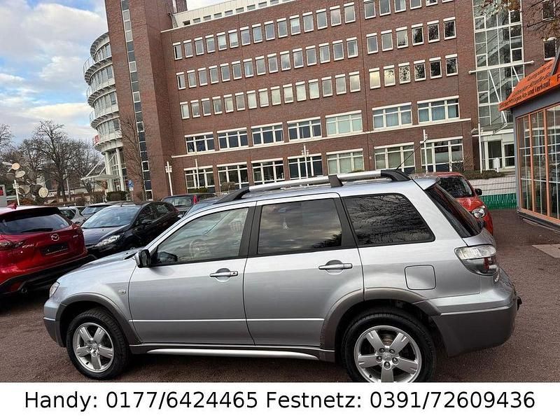 Gebraucht Mitsubishi Outlander Plus 170 PS (125 kW) 2009 Silber SUV