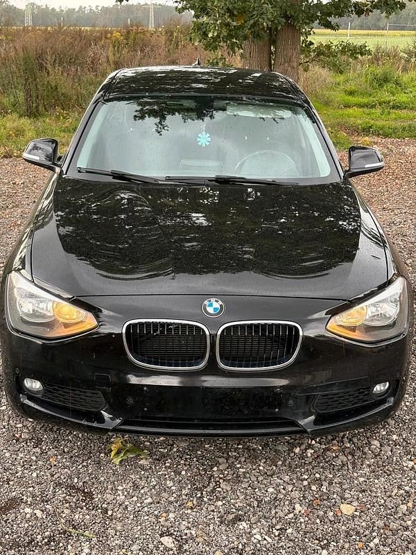 Schwarz Gebraucht 2014 BMW 118 Kleinwagen | 5.900 € (Superpreis) - Bild 1/4
