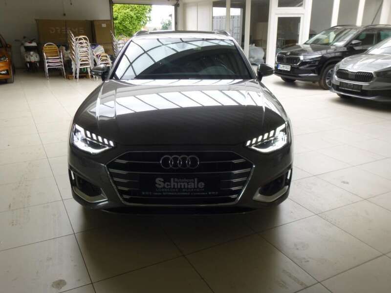 Terragrau metallic Gebraucht 2020 Audi A4 Advanced Plus Kombi | 29.240 € (Teuer) - Bild 1/4