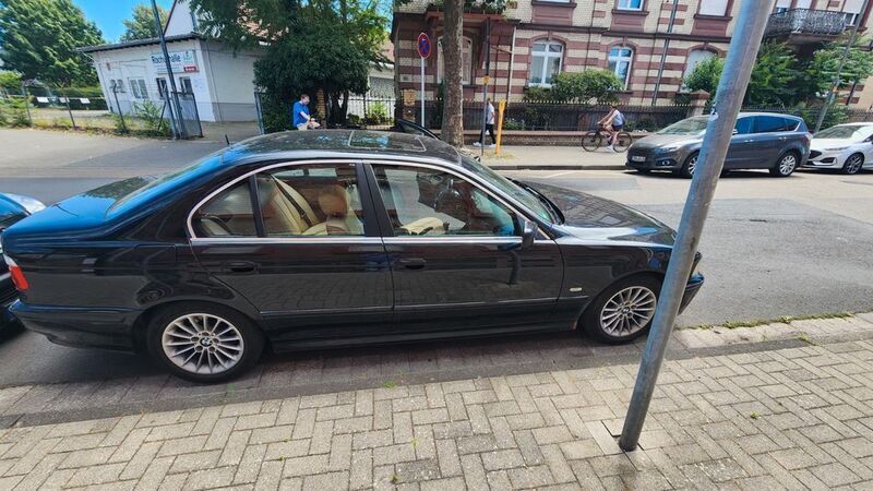 Schwarz Gebraucht 2001 BMW 525 Sport Line Limousine | 5.000 € (Fairer Preis) - Bild 1/4