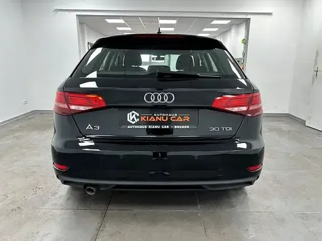 Gebraucht Audi A3 Basis 237 PS (174 kW) 2018 Schwarz Limousine