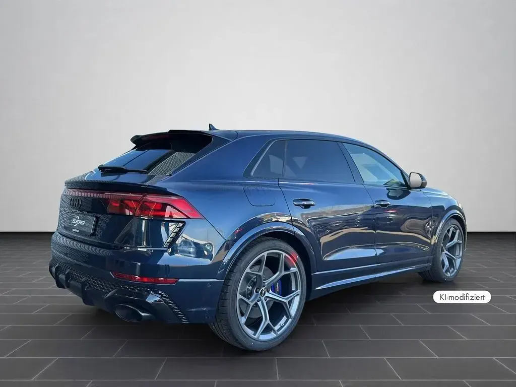 Gebraucht Audi Q8 Basis 641 PS (471 kW) 2026 Waitomoblau metallic SUV