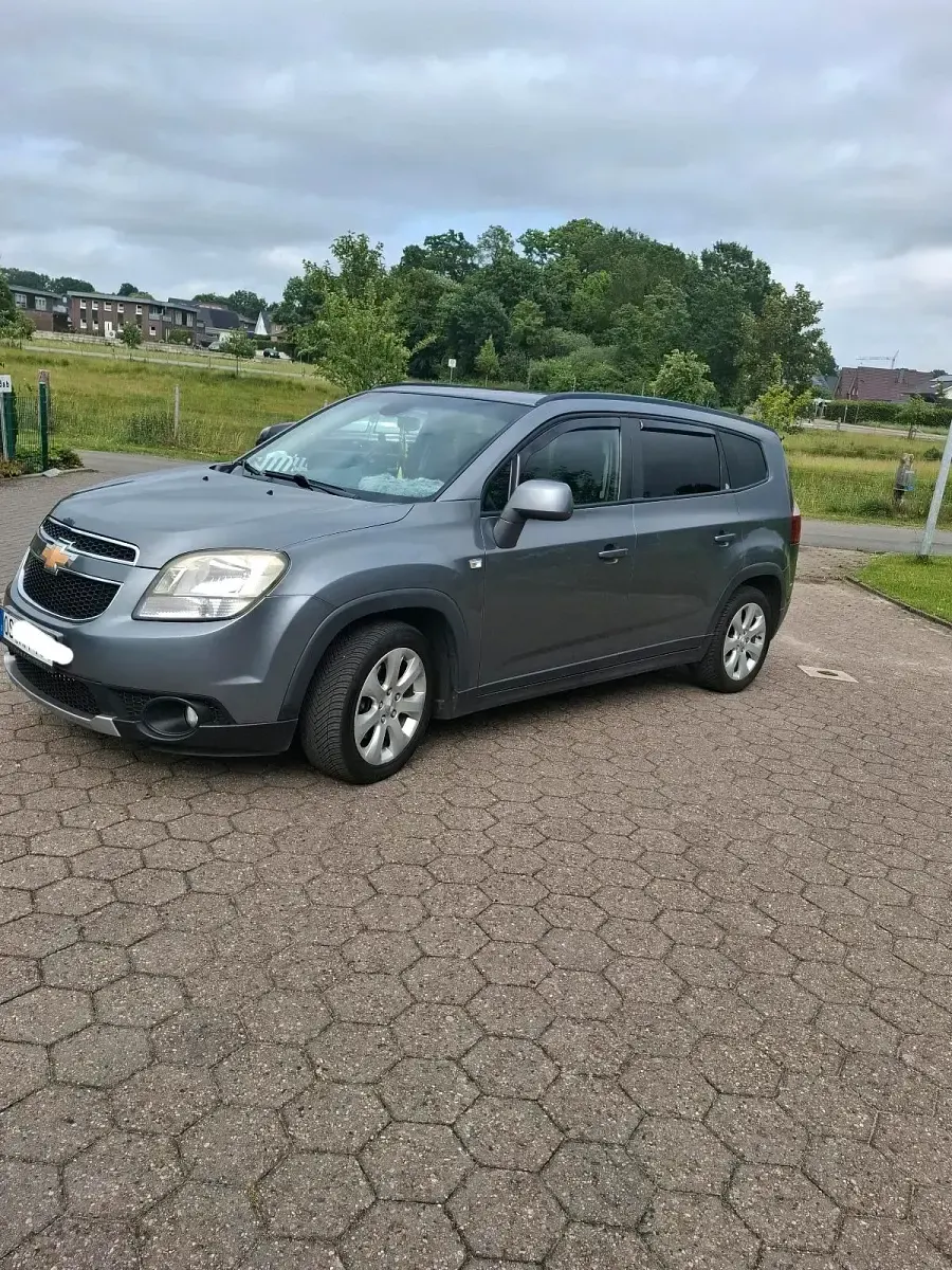 Gebraucht Chevrolet Orlando 163 PS (119 kW) 2012 Van / Kleinbus