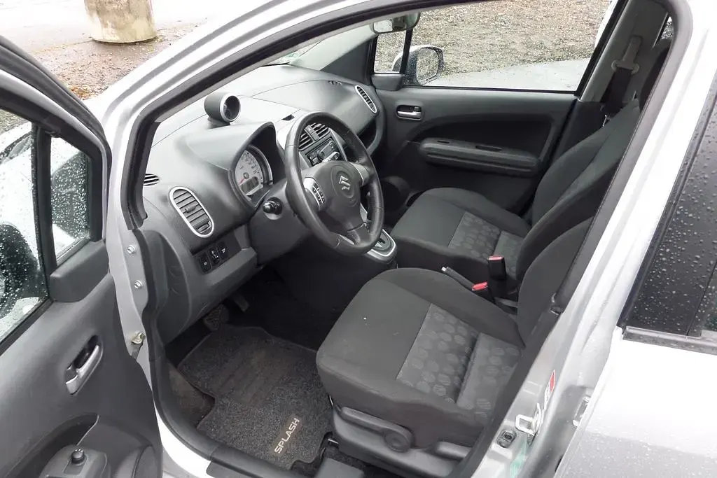 Gebraucht Suzuki Splash Club 94 PS (69 kW) 2010 Silber Kleinwagen