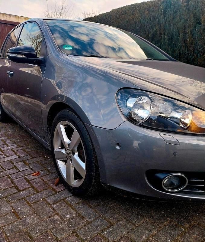 Gebraucht VW Golf VII 122 PS (89 kW) 2012 Grau Limousine