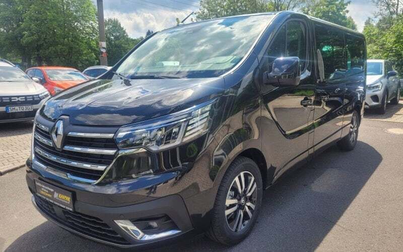 Schwarz Gebraucht 2024 Renault Trafic Van | 47.990 € (Teuer) - Bild 1/4