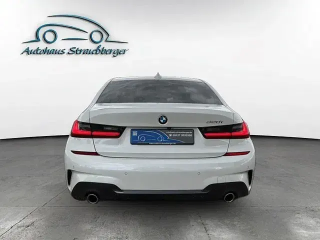 Gebraucht BMW 320 M Sport 184 PS (135 kW) 2019 Weißkeine angabe Limousine