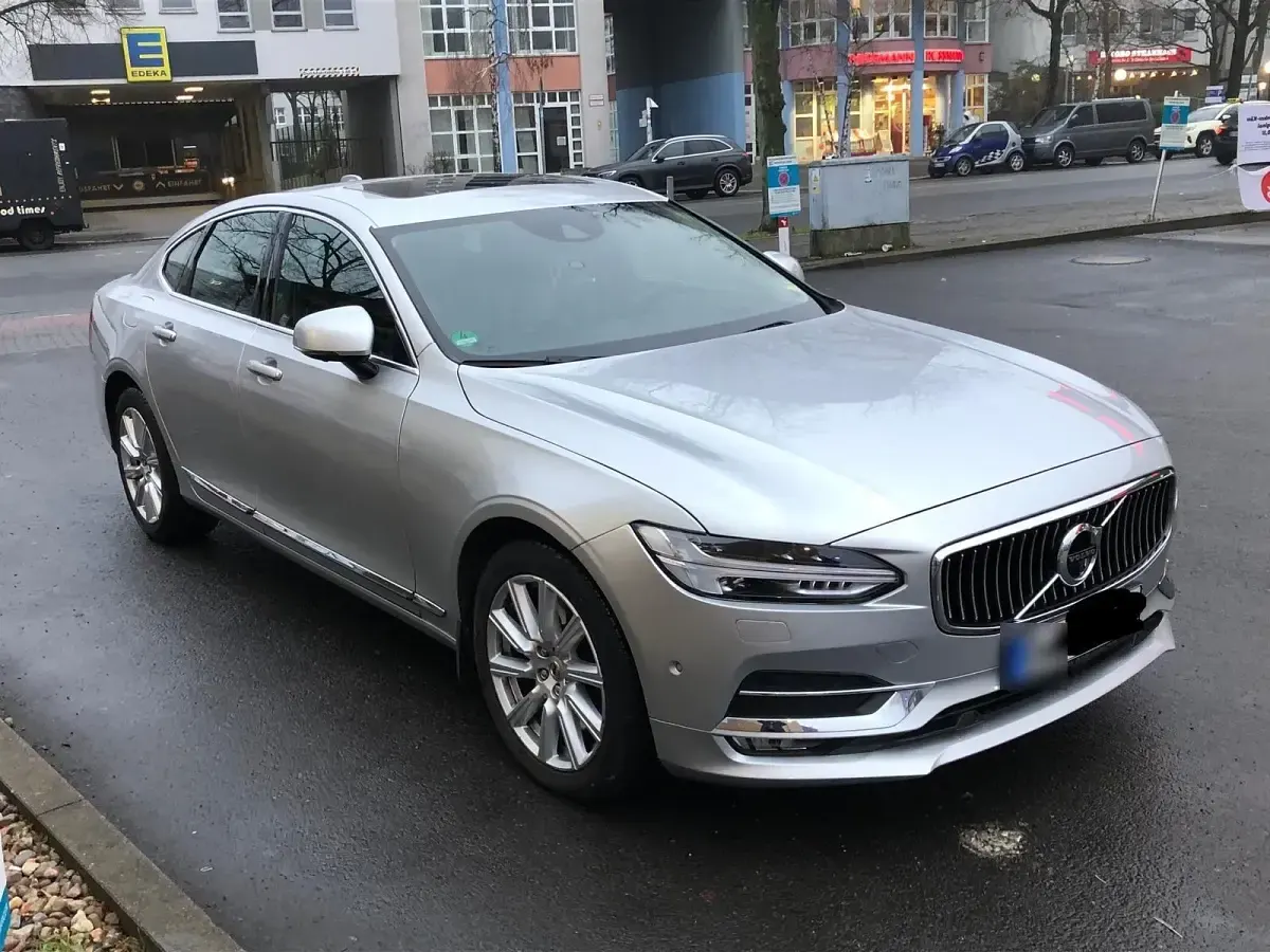 Second-hand Volvo S90 235 CP (172 kW) 2017 Argintiu Berlinǎ