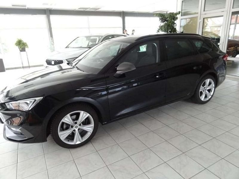 Schwarz Gebraucht 2024 Seat Leon FR Kombi | 26.990 € (Fairer Preis) - Bild 1/4
