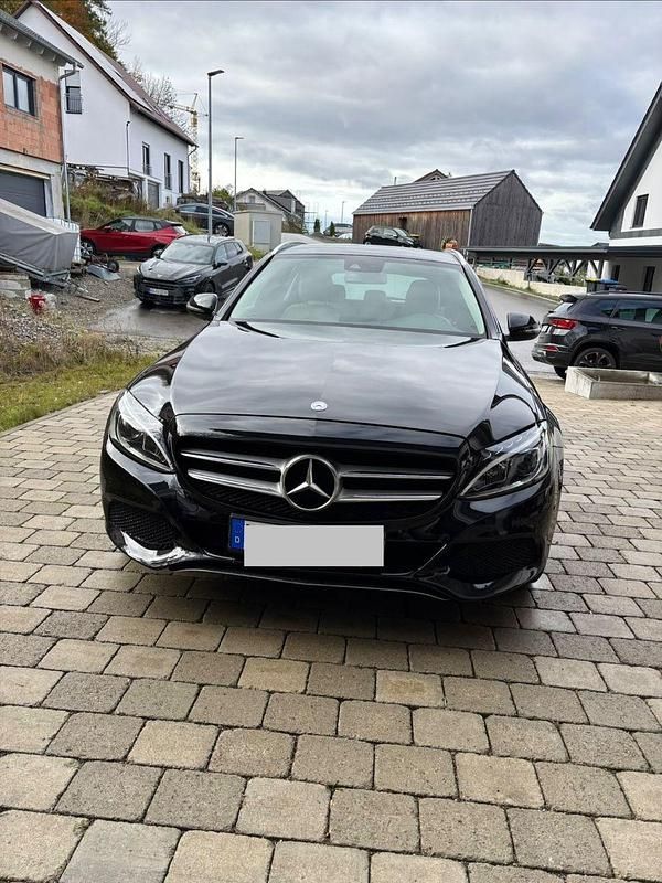 Schwarz Gebraucht 2013 Mercedes C180 Avantgarde Kombi | 13.500 € (Fairer Preis) - Bild 1/4