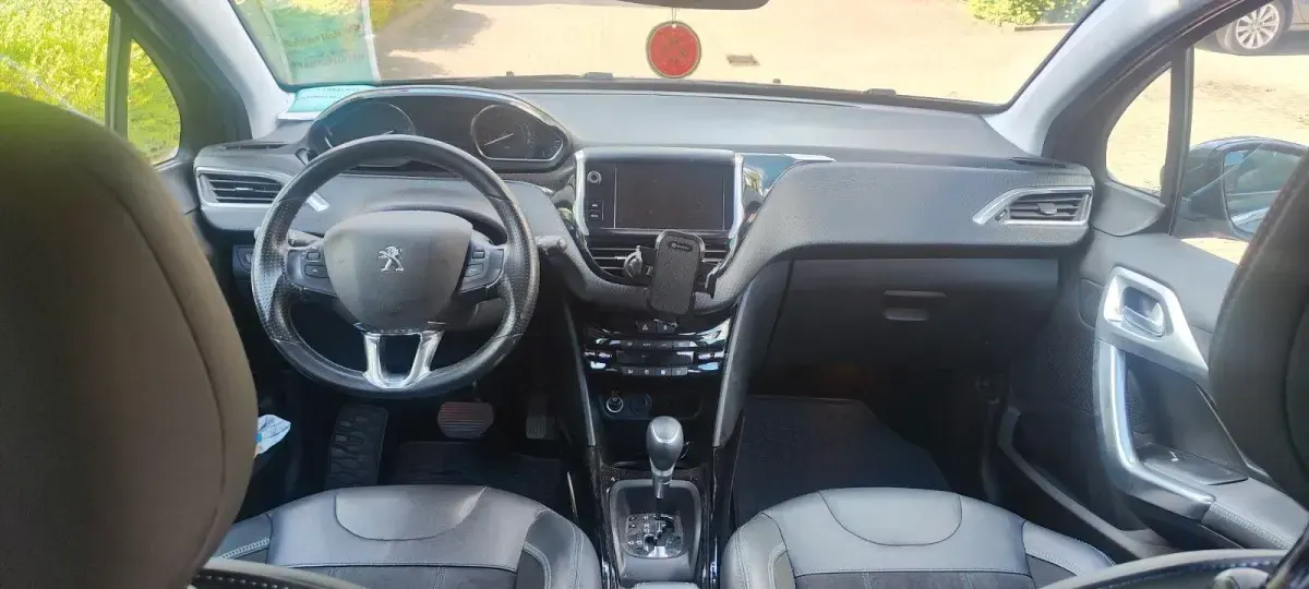 Gebraucht Peugeot 2008 Allure 110 PS (80 kW) 2019 Grau SUV