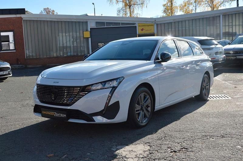 Weiß Gebraucht 2024 Peugeot 308 Allure Kombi | 22.240 € (Superpreis) - Bild 1/4