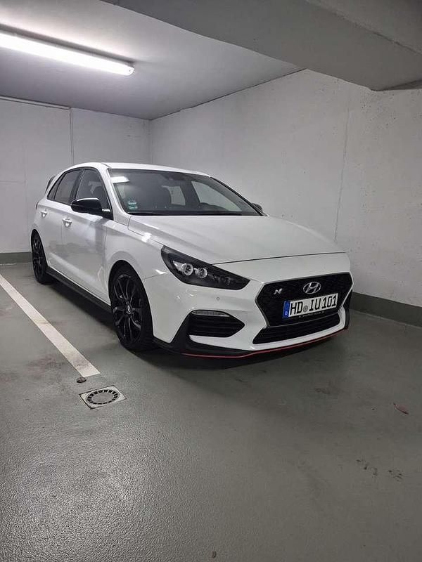 Weiß Gebraucht 2019 Hyundai i30 N Performance Kleinwagen | 22.000 € (Fairer Preis) - Bild 1/4