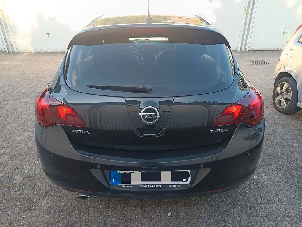 Gebraucht Opel Astra Innovation 140 PS (102 kW) 2012 Schwarz Limousine