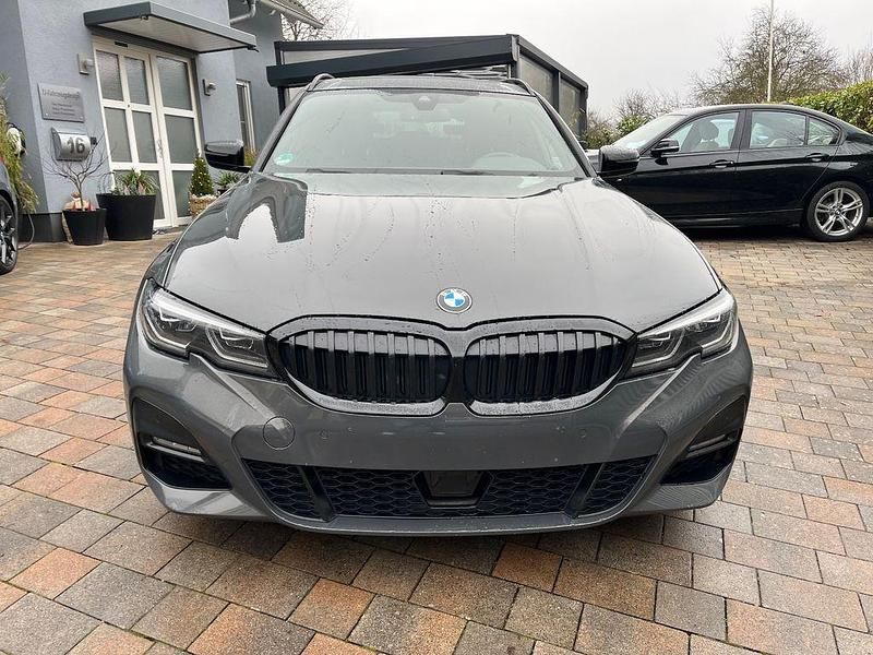Gebraucht BMW 320 M Sport 190 PS (139 kW) 2022 Dravitgrau Kombi